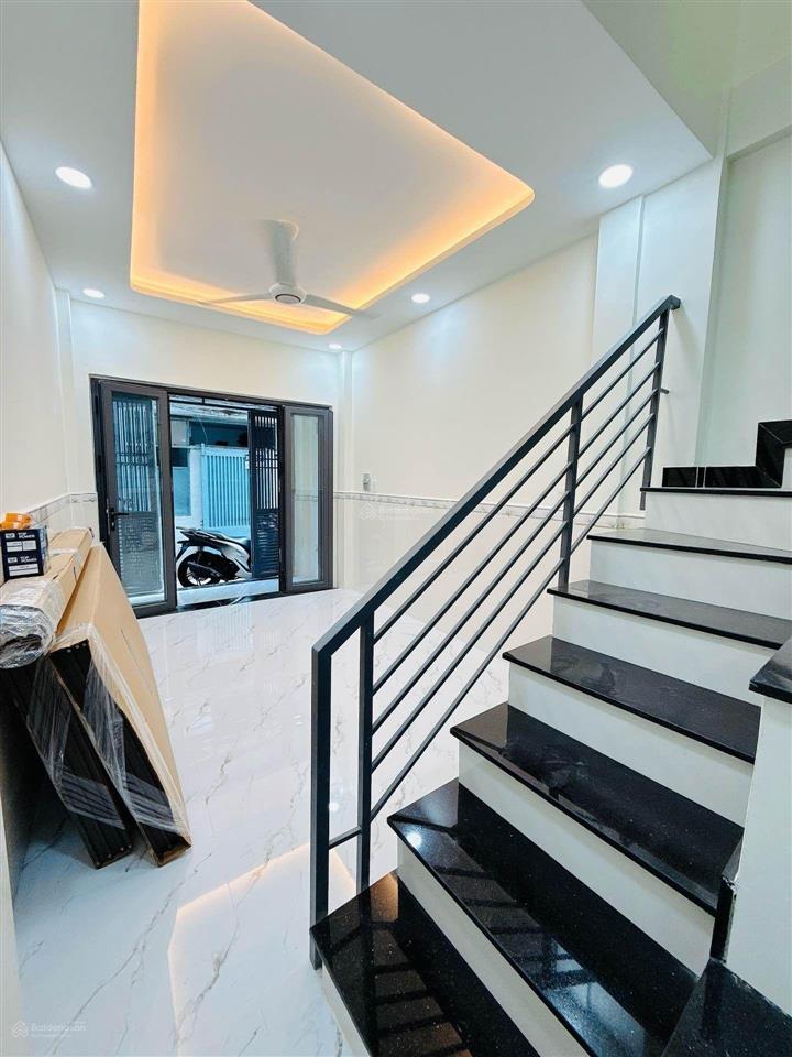 Bán nhà huỳnh văn bánh, phú nhuận 36m, 2 tầng