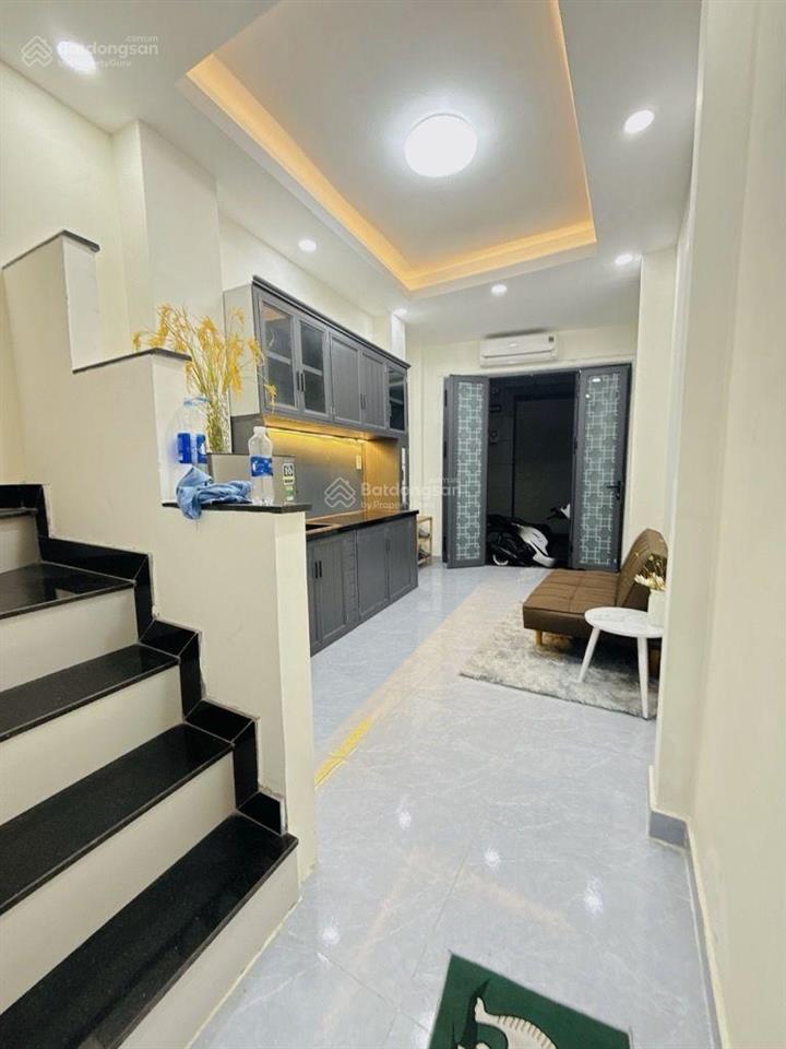 Hxh thông  4 tầng  dt 18m2lê quang địnhbình lợi trung(f11 cũ)