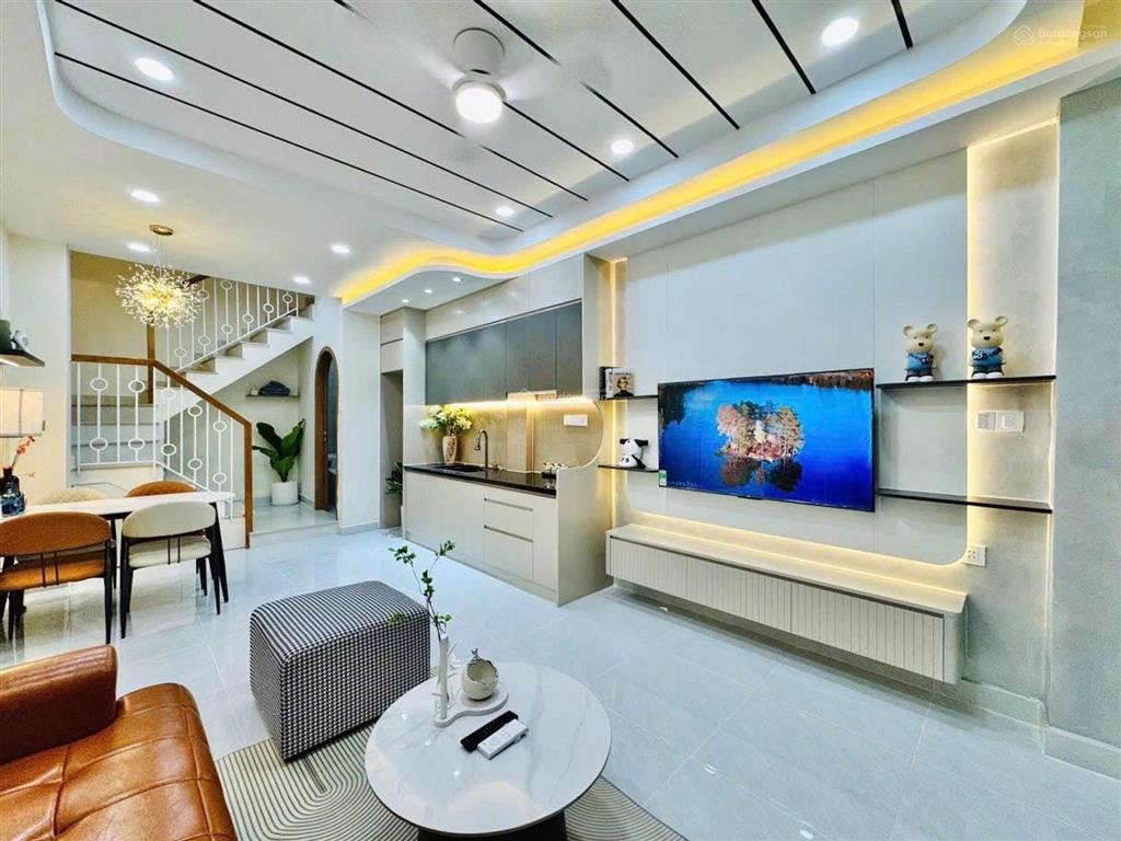Siêu phẩm sát mặt tiền  bạch đằng  phường gia định  3 tầng