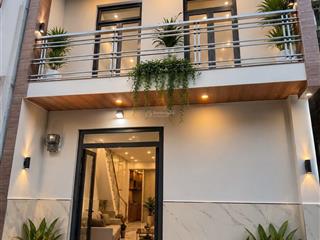 Siêu phẩm  sát mặt tiền 2 tầng trường sa bình thạnh