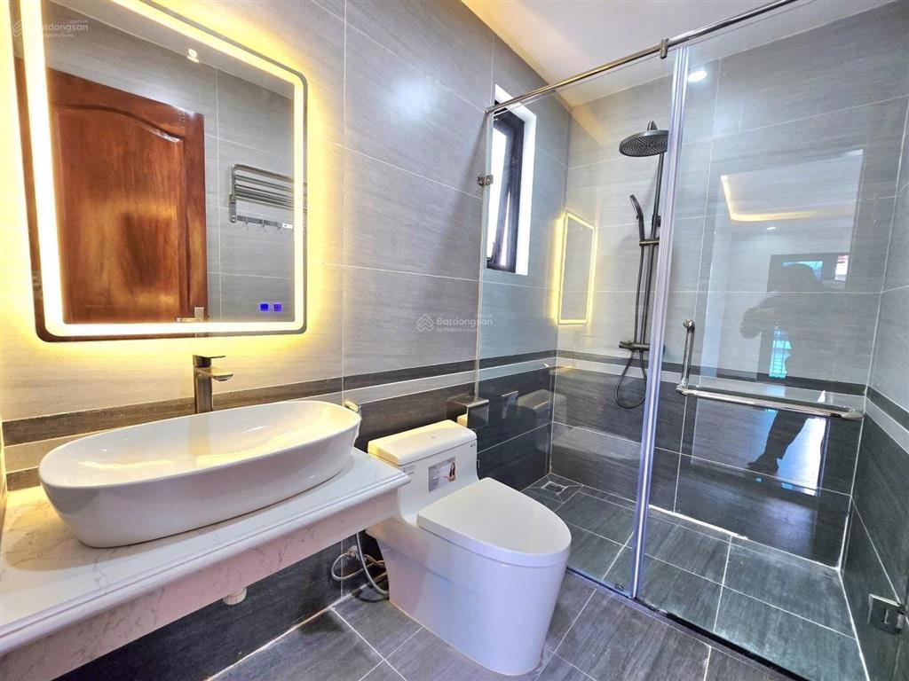 Nhà đẹp không đợi khách lâu chủ hạ 800tr bán gấp nhà đội cấn 38m , 6 tầng , mt 3,9m . nhỉnh 10 tỷ