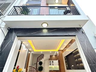 Chính chủ gửi bán nhà đẹp phố đội cấn ba đình, nhà mặt ngõ to rộng ôtô đỗ cửa 37m2, 6 tầng, mt 4m