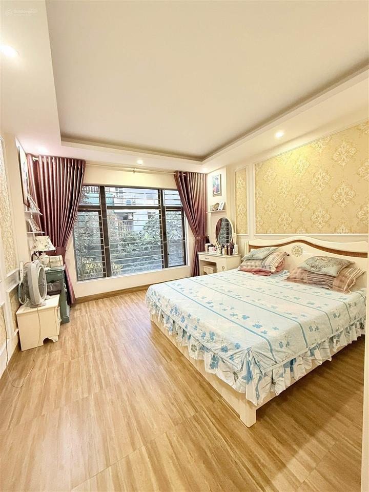 Nhà đẹp không chờ khách lâu , ôtô đỗ cửa , 10m ra phố đội cấn ba đình , 6 tầng , 4 ngủ kk , mt 4m