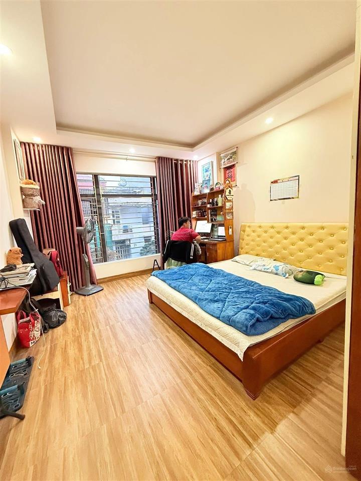 Nhà đẹp không chờ khách lâu , ôtô đỗ cửa , 10m ra phố đội cấn ba đình , 6 tầng , 4 ngủ kk , mt 4m