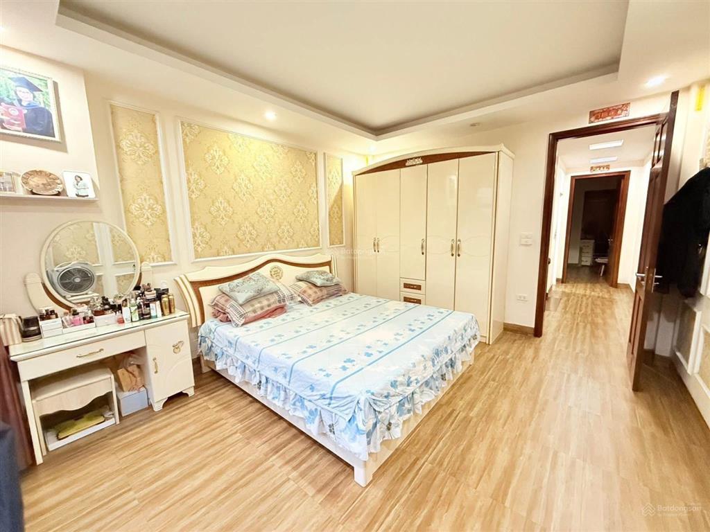 Nhà đẹp không chờ khách lâu , ôtô đỗ cửa , 10m ra phố đội cấn ba đình , 6 tầng , 4 ngủ kk , mt 4m