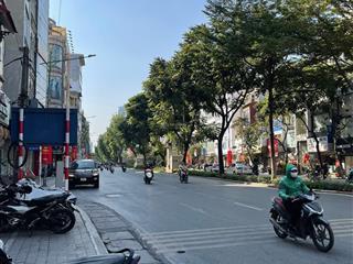 Bán nhà đội cấn ba đình gần lăng bác lô góc ngõ rộng nhà đẹp 48m , 6 tầng , mt 4,5m . giá 14 tỷ