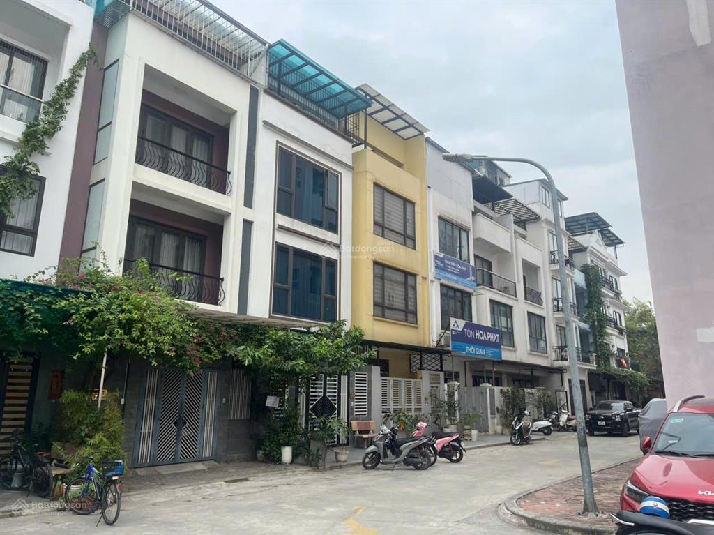 Gấp  liền kề vip định công  nhà mới  4 tầng  kinh doanh mặt chung cư  đường oto tránh