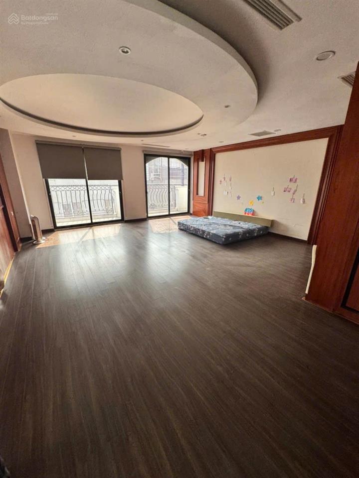 Hiếm  phố giang văn minh  ngọc hà  ba đình 103m2  mt 10m  9 tầng + hầm + thang máy  60 tỷ