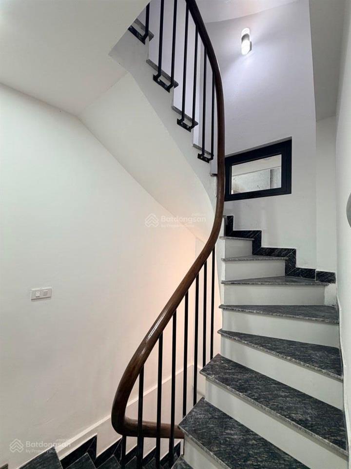 Bán nhà mới  cạnh công viên phú thượng 100m. 41m2  6 tầng  thang máy  giá 9,5 tỷ