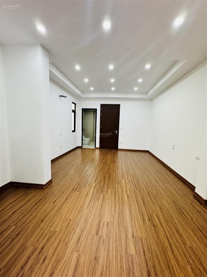 Nhà mới  40m2  6 tầng 1 tum  thang máy 6 điểm dừng  11 tỷ  lô góc 3 mặt thoáng  tt cầu giấy