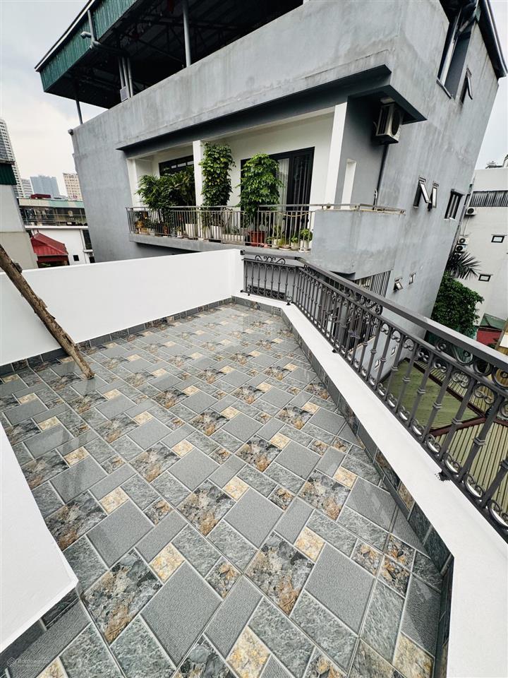 Nhà mới  40m2  6 tầng 1 tum  thang máy 6 điểm dừng  11 tỷ  lô góc 3 mặt thoáng  tt cầu giấy