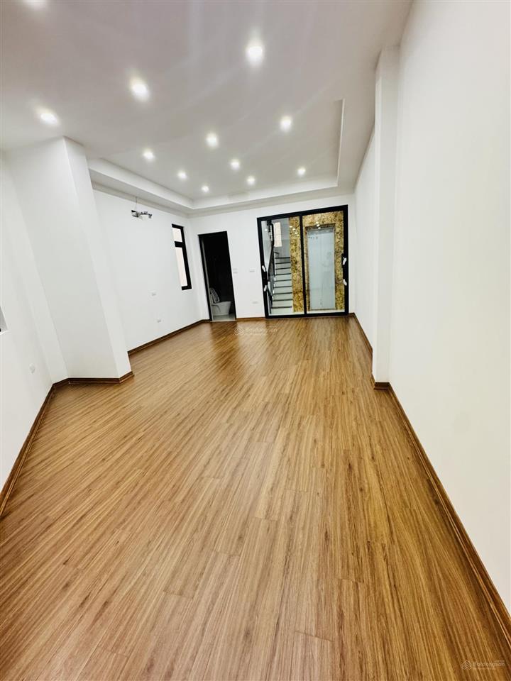Nhà mới  40m2  6 tầng 1 tum  thang máy 6 điểm dừng  9 tỷ  lô góc 3 mặt thoáng  kinh doanh