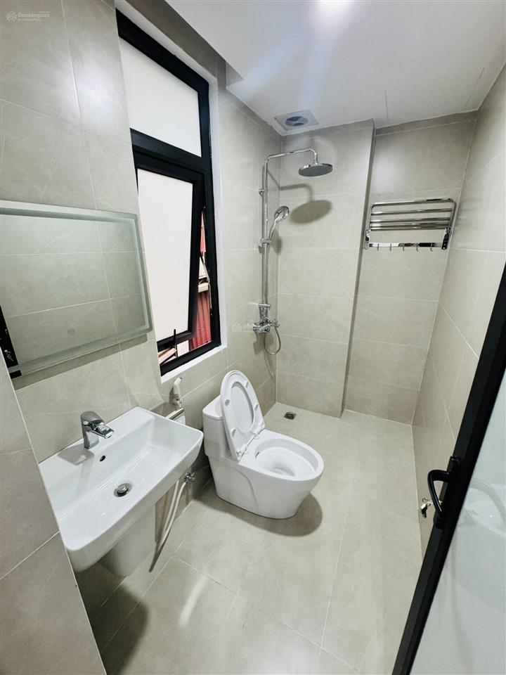 Nhà mới  40m2  6 tầng 1 tum  thang máy 6 điểm dừng  9 tỷ  lô góc 3 mặt thoáng  kinh doanh
