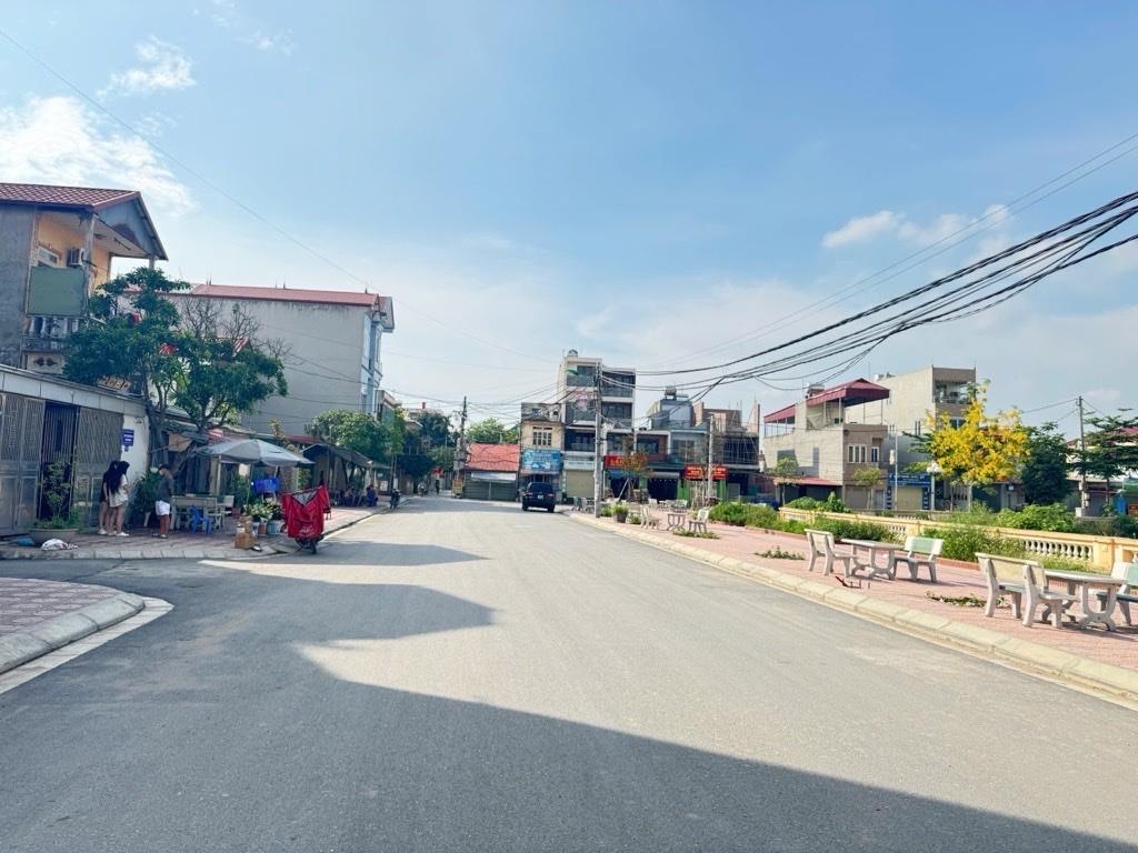Chính chủ cần tiền bán gấp lô đất đẹp lô góc tại trung hậu, quang minh 80m2 mt 5m