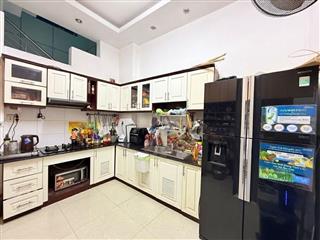 Vị trí: P4 Tân Bình, khu vực sầm uất, giao thương cực tốt.