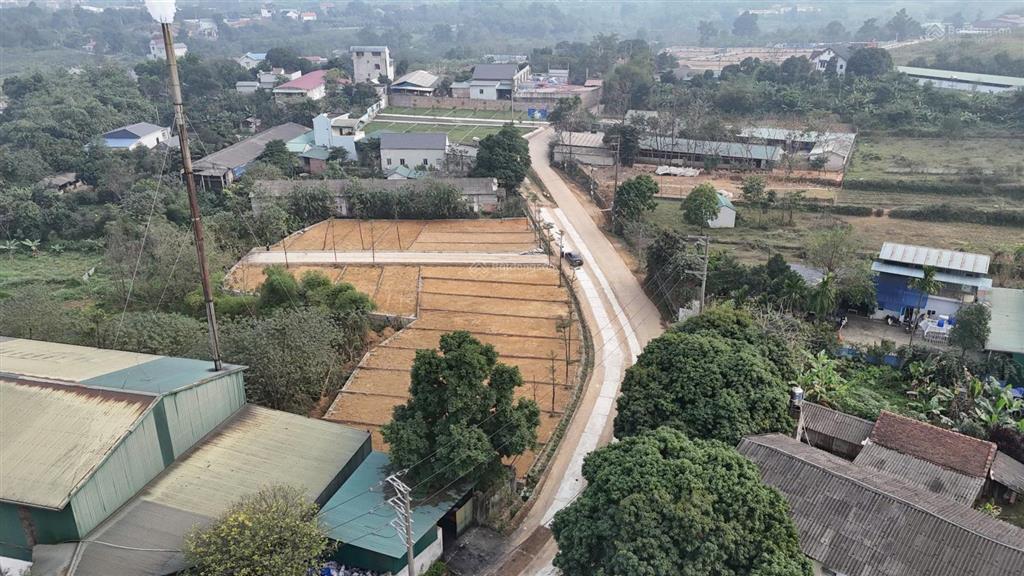 Hot cần bán rất gấp đất phú cát  hoà lạc 100m2 mt 5m đường 10m giá 3 tỷ 0977 514 ***