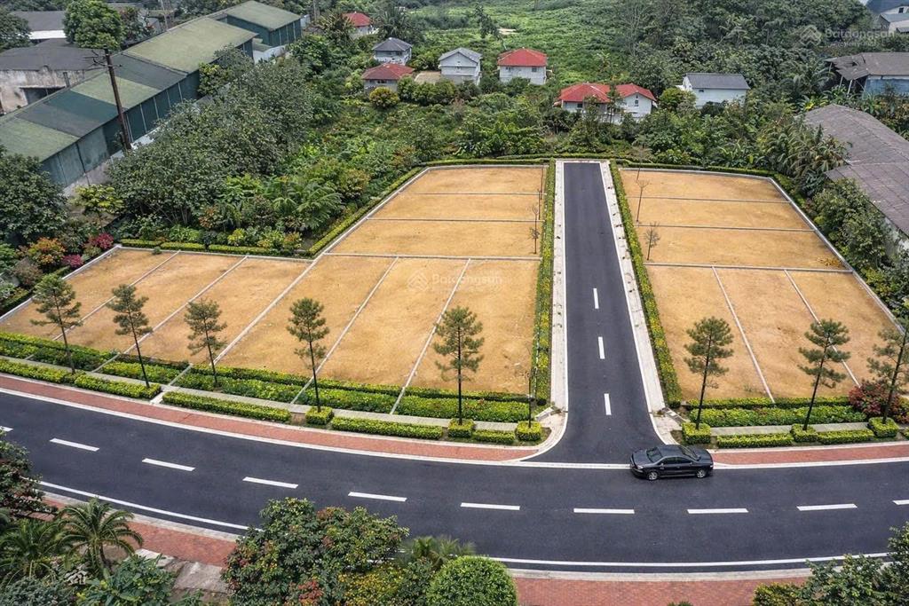 Hot cần bán rất gấp đất phú cát  hoà lạc 100m2 mt 5m đường 10m giá 3 tỷ 0977 514 ***