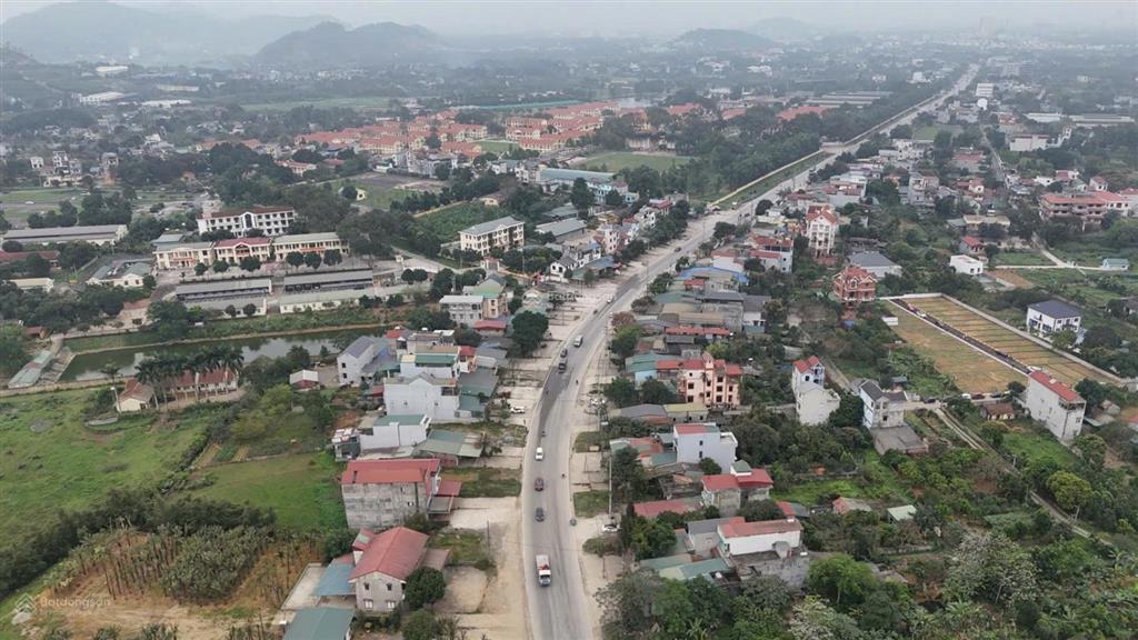 Chính chủ gửi bán gấp đất đoài phương bám quốc lộ 21 100m2 cổng đhqg chỉ 2.6 tỷ lô góc 0977 514 ***