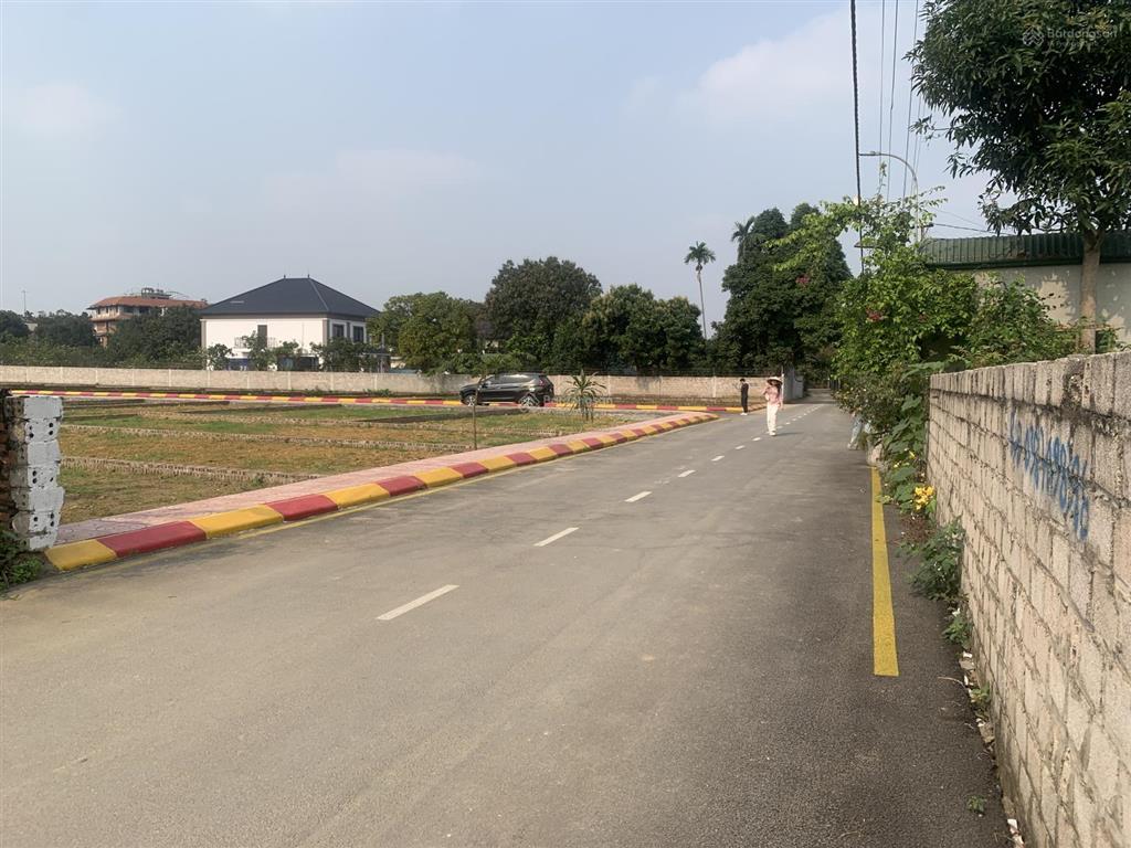 Chính chủ hàng f0 tại quốc lộ 21a(quốc lộ 21) xã phú cát 100m2 sổ thổ cư giá 3.x tỷ 0977 514 ***