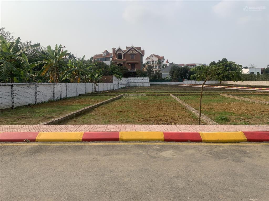 Chính chủ hàng f0 tại quốc lộ 21a(quốc lộ 21) xã phú cát 100m2 sổ thổ cư giá 3.x tỷ 0977 514 ***