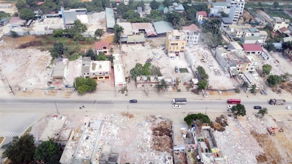 Chính chủ hàng f0 tại quốc lộ 21a(quốc lộ 21) xã phú cát 100m2 sổ thổ cư giá 3.x tỷ 0977 514 ***
