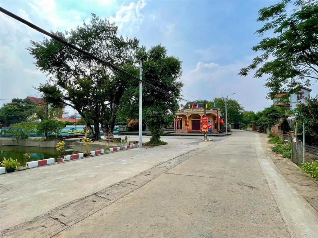 Gia đình cần bán gấp đất thổ cư 200m² phú mãn, hoà lạc trục chính, 4.8 tỷ, 0977 514 ***