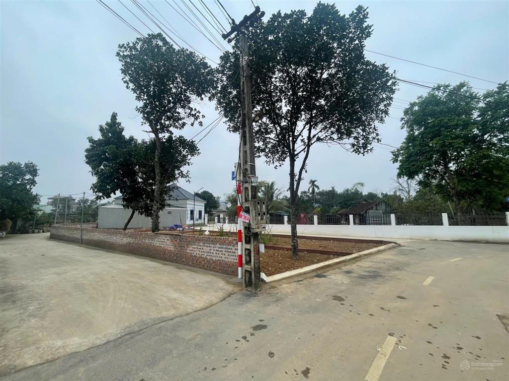Bán đất cổng uỷ ban xã hạ bằng, thôn sen trì, hoà lạc, 2,1 tỷ, 60m2, sổ đỏ đầy đủ 0977 514 ***