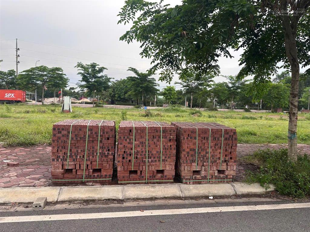 Bán cắt lỗ đất đấu giá tân xã, 62 triệu / m2, 126.9 m2, view đẹp xây ngay cho thuê 0977 514 ***