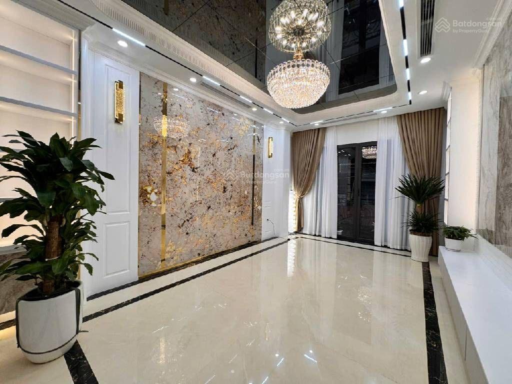 Nhà đón tết nguyễn khang 81m2 x 9t thang máy, gara, ô tô tránh chỉ 35 tỷ.