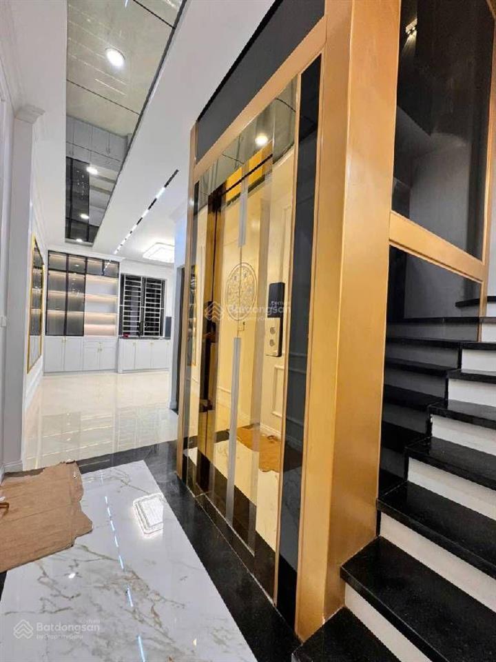 Nhà đón tết nguyễn khang 81m2 x 9t thang máy, gara, ô tô tránh chỉ 35 tỷ.