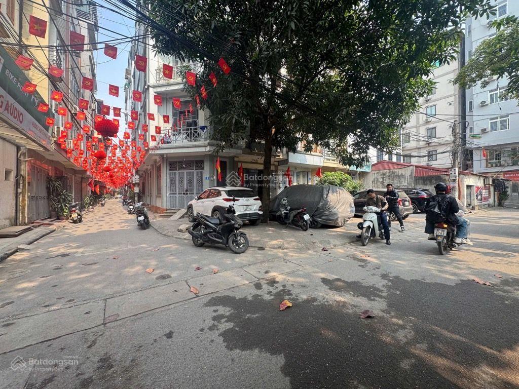 Nhà đón tết nguyễn khang 81m2 x 9t thang máy, gara, ô tô tránh chỉ 35 tỷ.