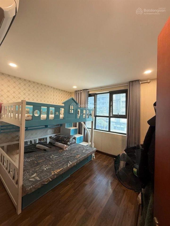 Hiếm tập thể trường múa 60m2 x 1t kinh doanh, ô tô đỗ cửa chỉ 2,3 tỷ