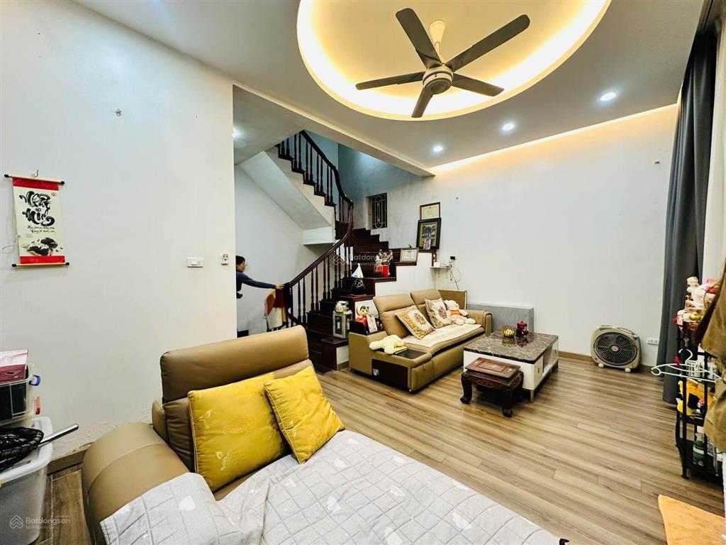 Nhà dương khuê 45m2 x 5t kinh doanh, mặt tiền đẹp, ô tô tránh 23 tỷ