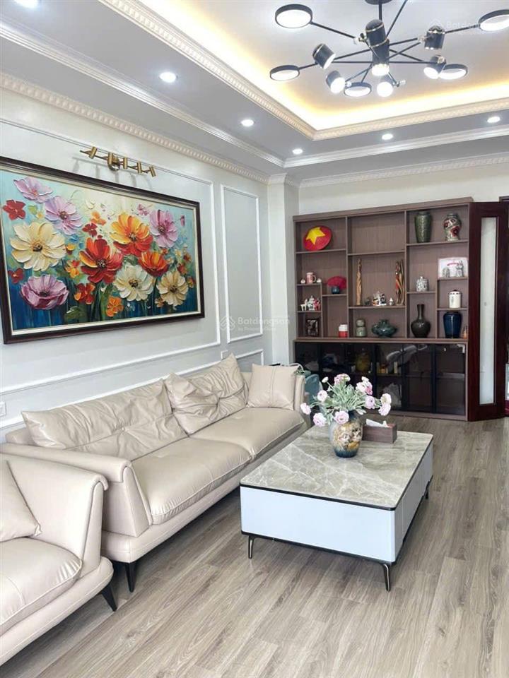Nhà đẹp cầu diễn 70m2 x 5t kinh doanh, ô tô, lô góc 32 tỷ.