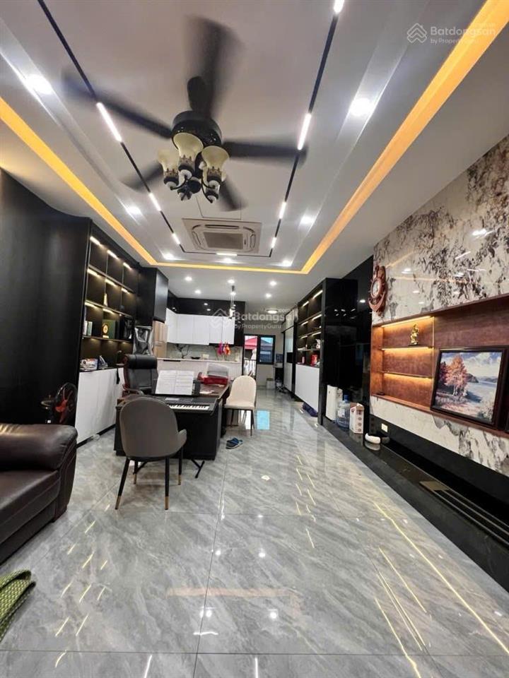 Nhà đẹp miếu đầm 70m2 x 8 tầng thang máy, gara ô tô, kinh doanh đẳng cấp 24 tỷ.