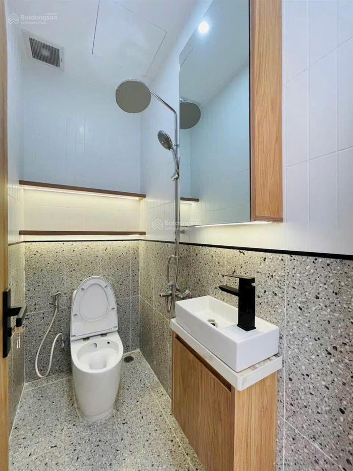 Bán gấp 1 tỷ 550. nhà 34m2 nơ trang long p7 bình thạnh. hẻm 4m thông, sổ riêng, ở ngay bình thạnh!