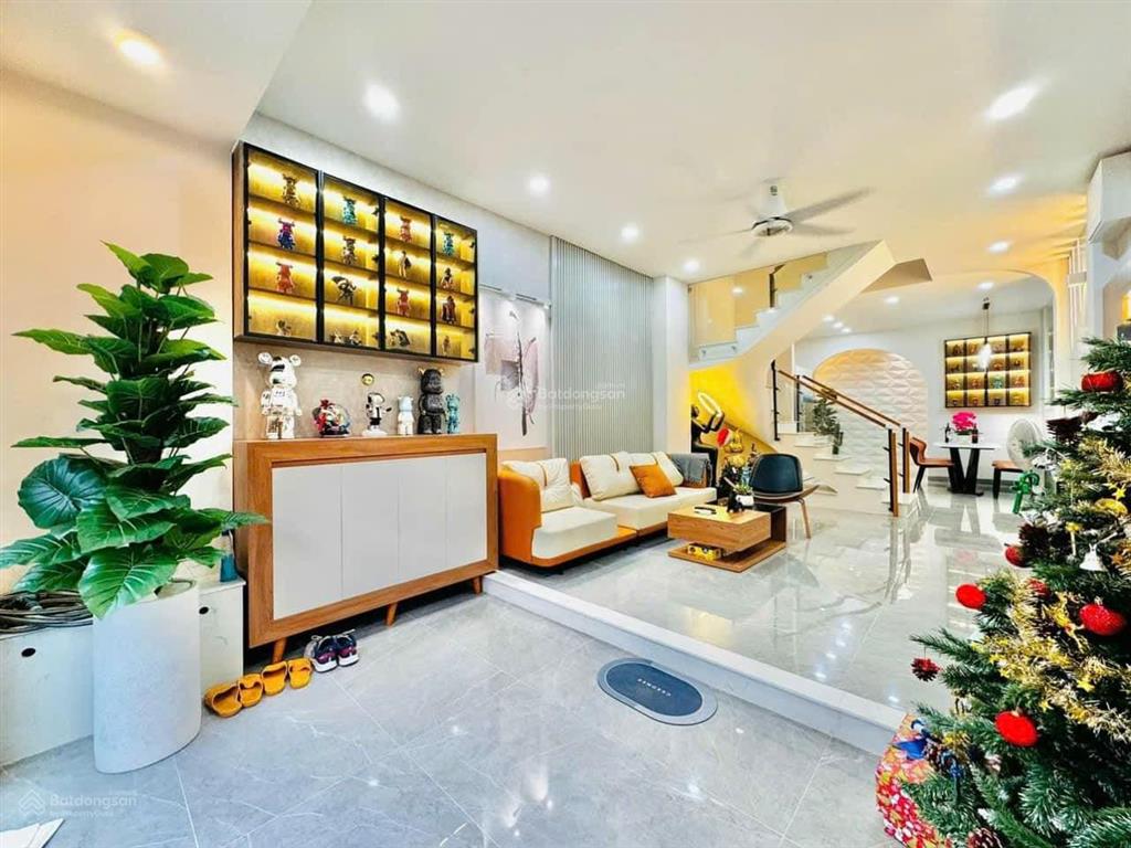 Duy nhất 1 căn ung văn khiêm 2.55 tỷ /48m2. 1 trệt 2 lầu. hiếm nhất khu vực. shr