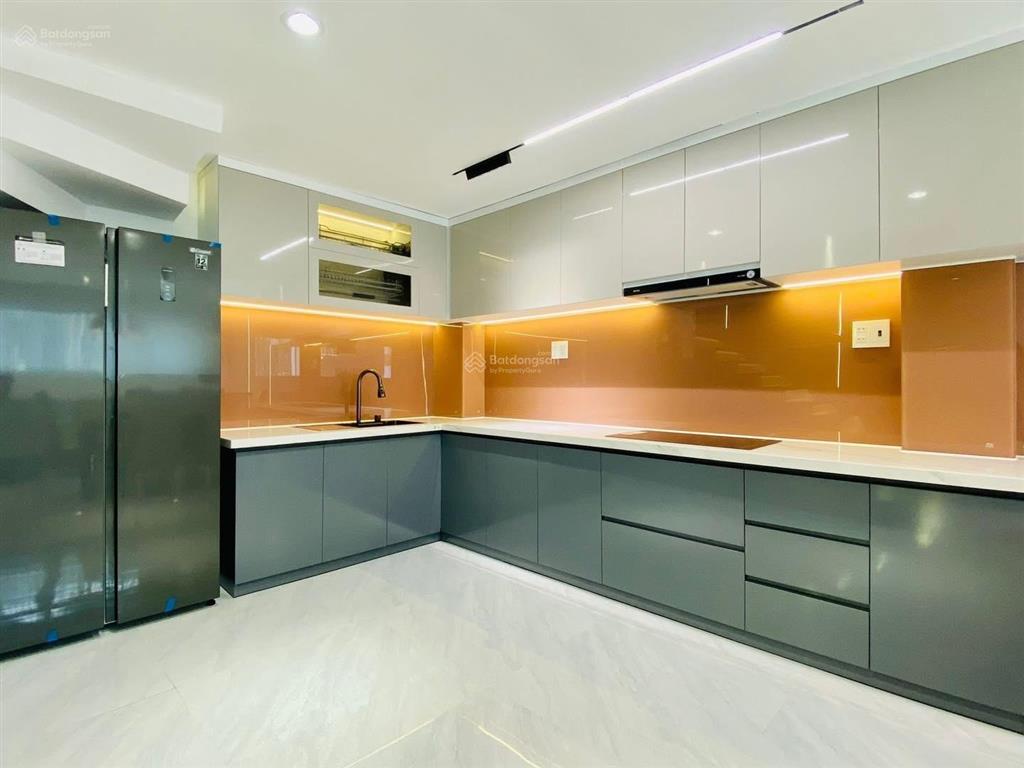 Nhà phan đăng lưu 49m2 / 3,6 tỷ, 5 tầng không gian rộng giá tốt shr