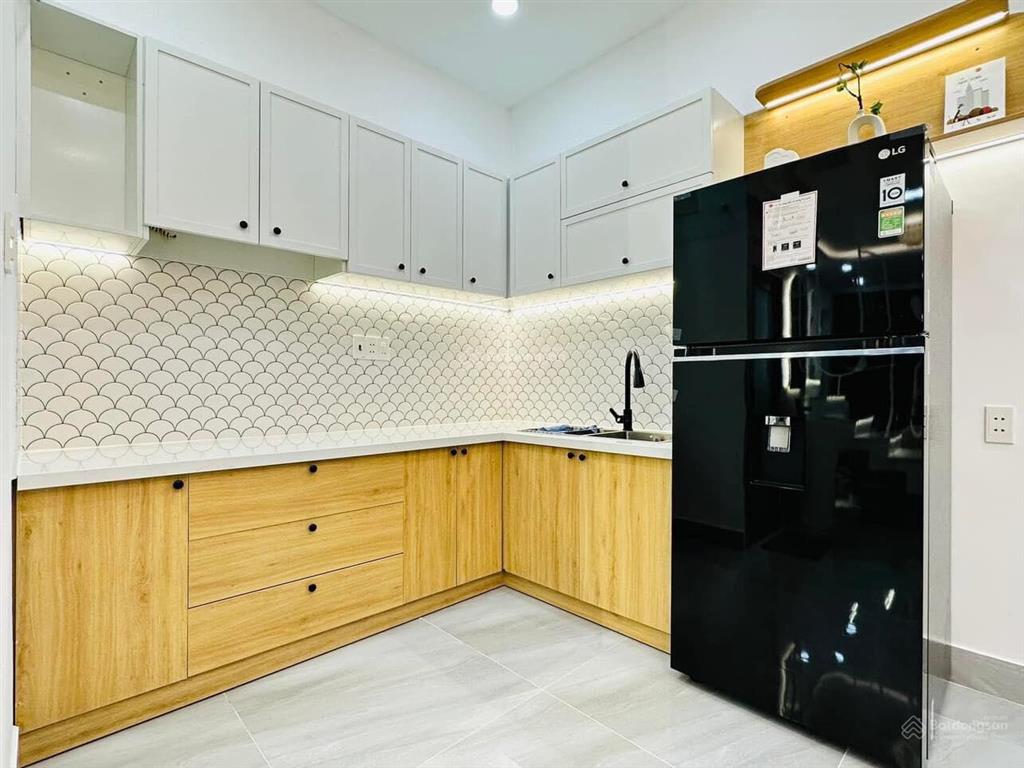 Bán nhà riêng tại lê thúc hoạch, 37m2, 4pn, 4wc, đẹp xuất sắc