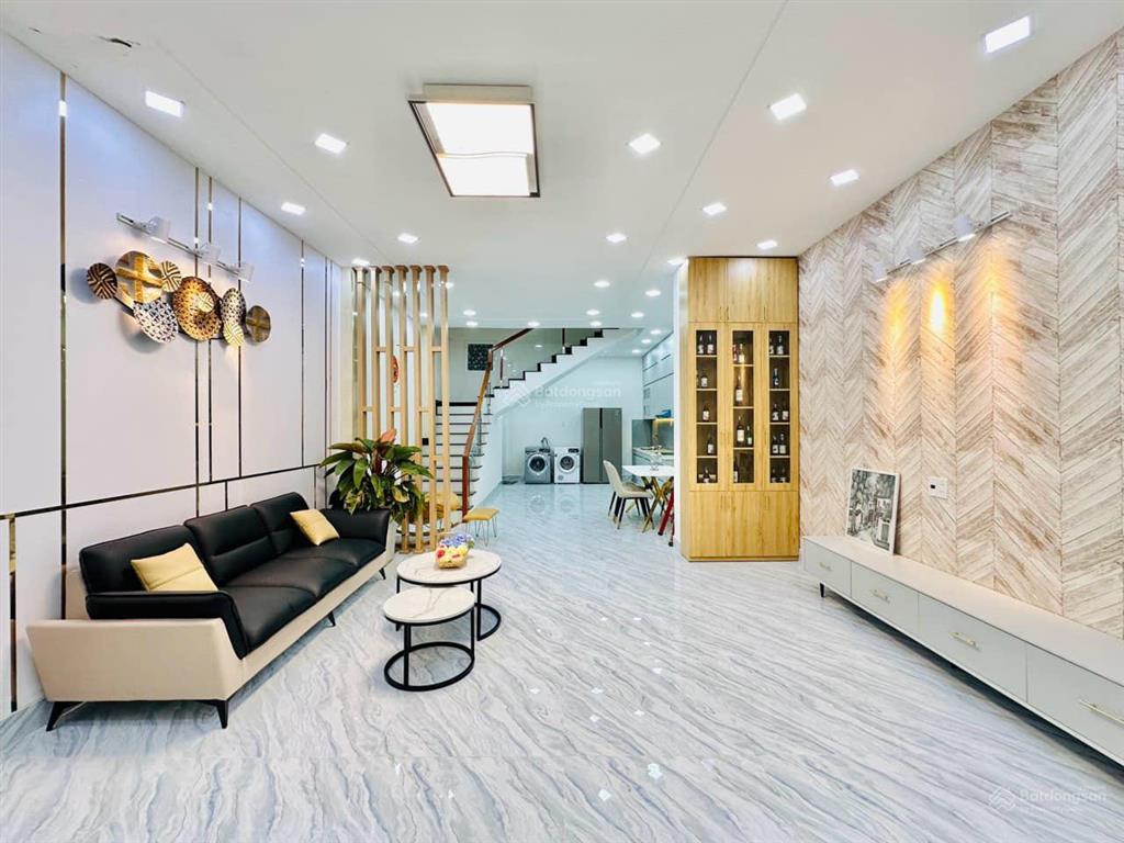 Bán nr 4pn, 4wc, 42m2, ở hoàng văn thụ, p 2, q. tân bình, tp. hcm
