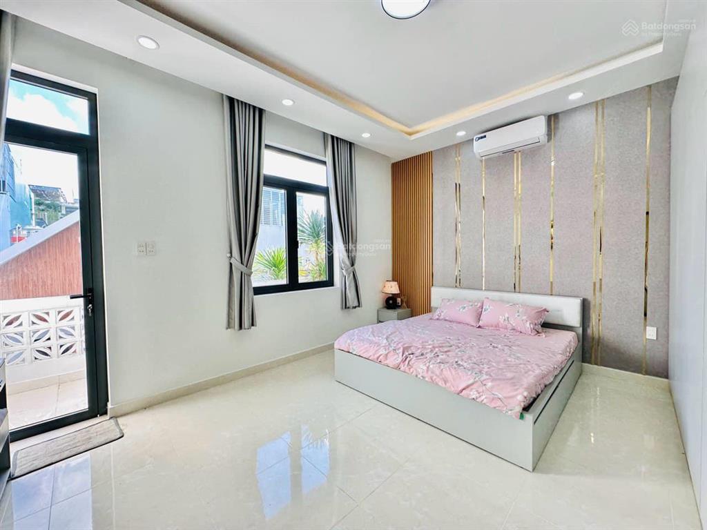 Bán nr 4pn, 4wc, 42m2, ở hoàng văn thụ, p 2, q. tân bình, tp. hcm