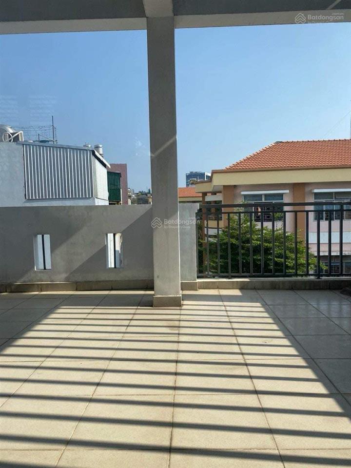 Kẹt tiền bán nhà tại 3/2, q10, hcm 4,5 tỷ, 55m2, 4pn, 4wc