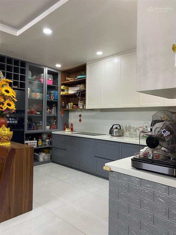 Kẹt tiền bán nhà tại 3/2, q10, hcm 4,5 tỷ, 55m2, 4pn, 4wc