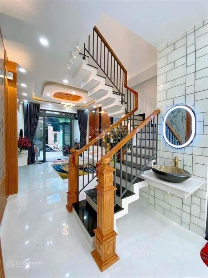 Nhà nghĩa thục q5 75m/ 4.5 tỷ thuê 18tr/tháng shr