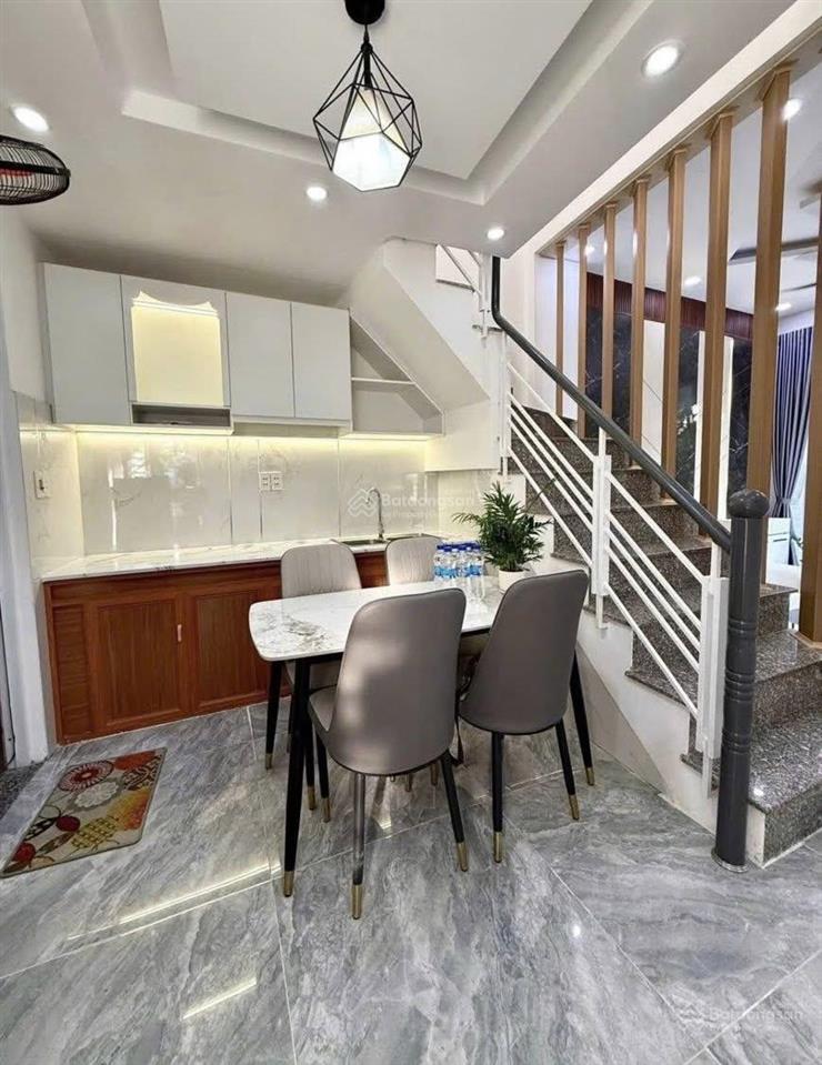 Bán nr 3pn, 3wc, dt 33m2 tại minh phụng, giá tốt, uy tín