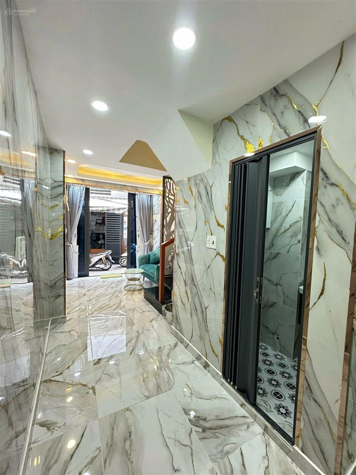 Bán nhà cực đẹp trần bình trọng quận 5 27m2 4 tầng chỉ nhỉnh 5 tỷ.