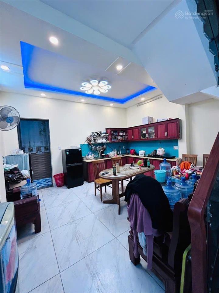 Bán nhà mặt tiền đường nhựa huỳnh tấn phát quận 7 70m2 3 tầng chỉ 10,6 tỷ.