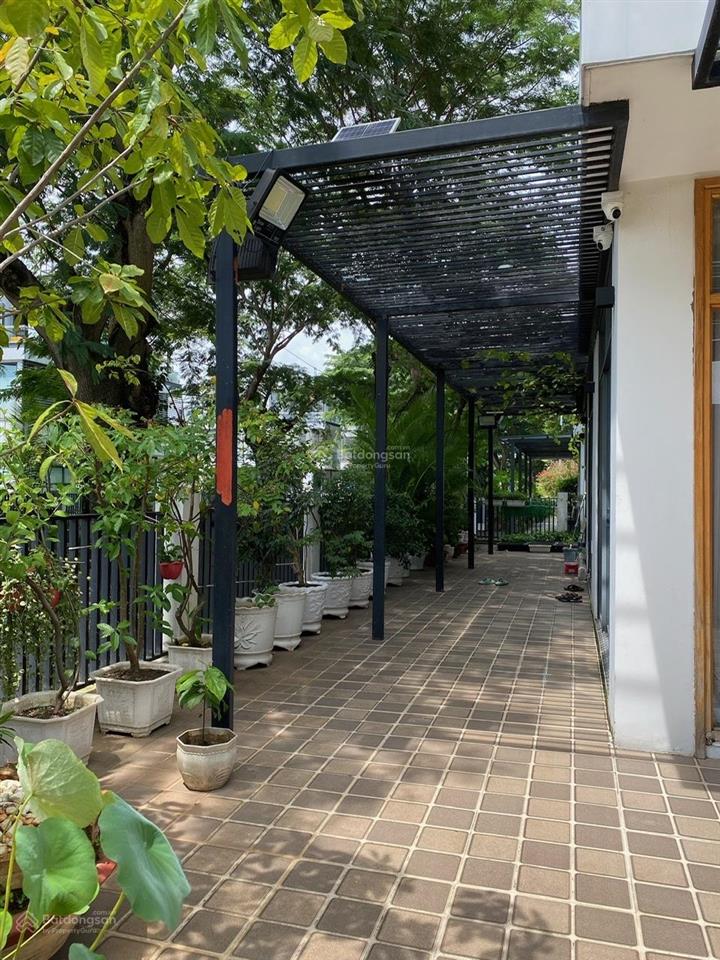 Biệt thự góc 2 mặt tiền sang trọng, đã hoàn thiện cao cấp năm 2023