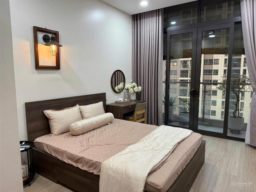 Hót.hót chủ nhà gửi bán căn hộ 4 pn 3wc dt 198m2 tại chung cư dolphil plaza số 28 trần bình mỹ đình
