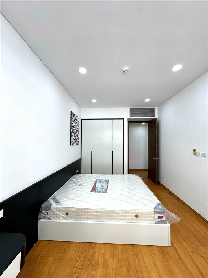 Hót.hót chủ nhà gửi bán căn hộ 3 pn 2wc dt 128m2 tại chung cư dolphil plaza số 28 trần bình mỹ đình